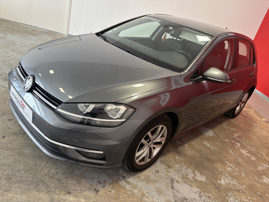 Volkswagen Golf — 3