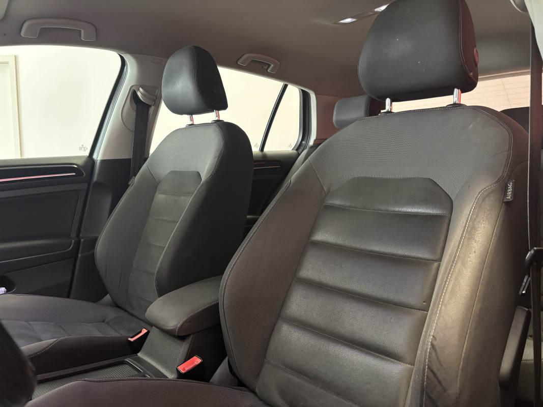 Volkswagen Golf — 13