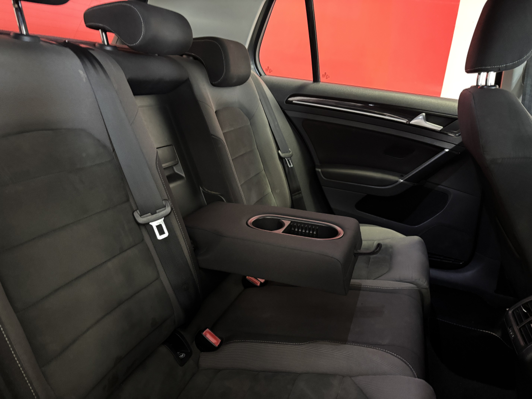 Volkswagen Golf — 29