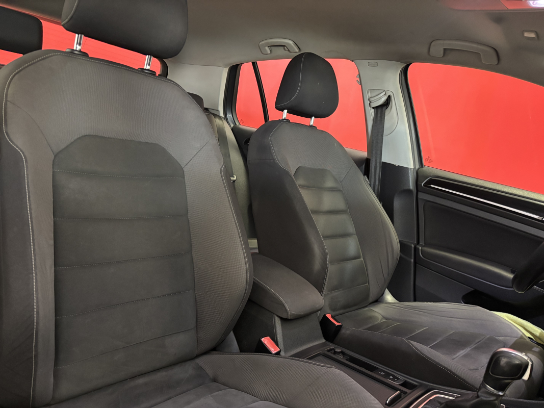 Volkswagen Golf — 30