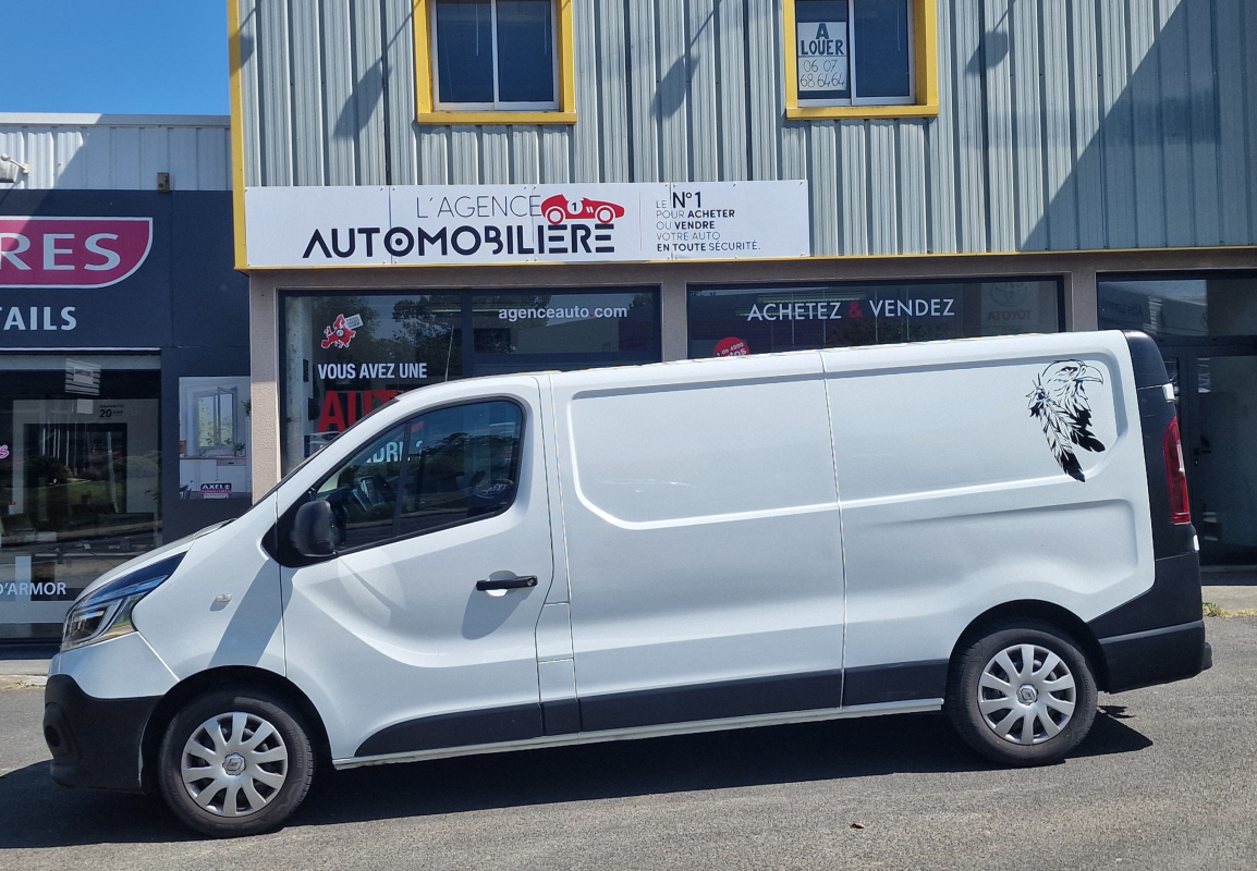 Renault Trafic — 11