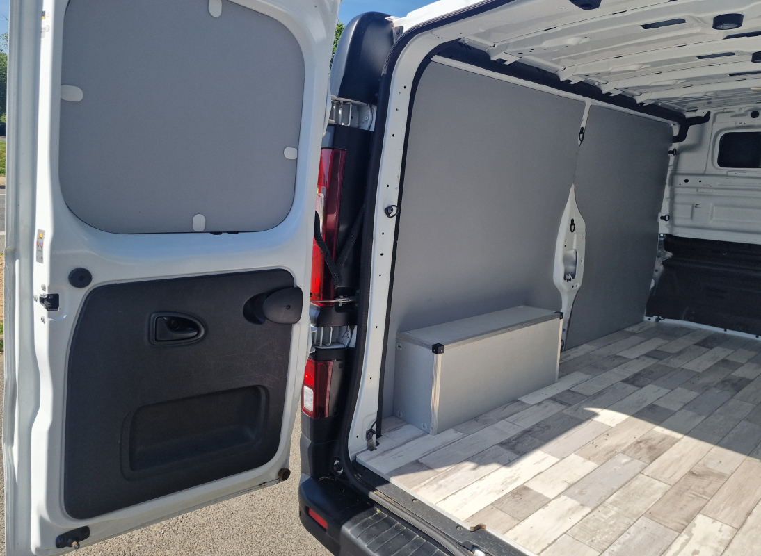 Renault Trafic — 25