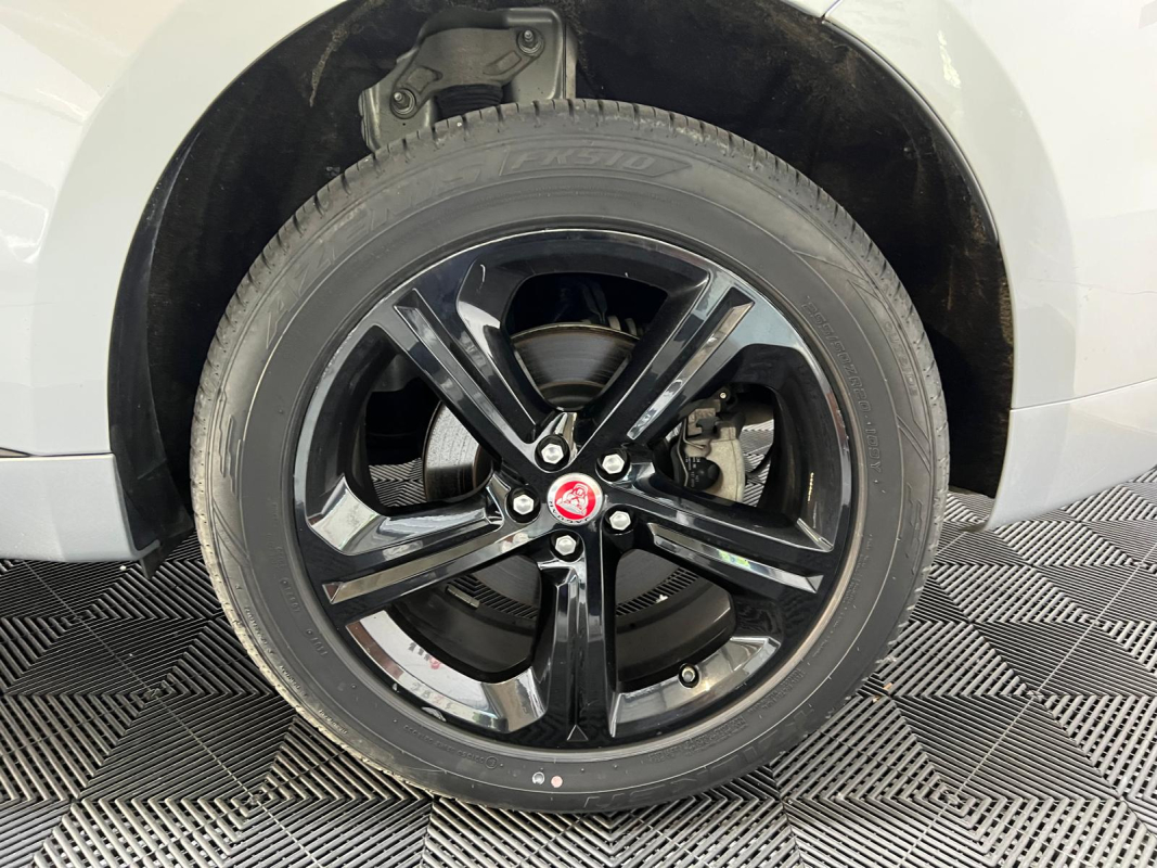 Jaguar F-Pace — 21
