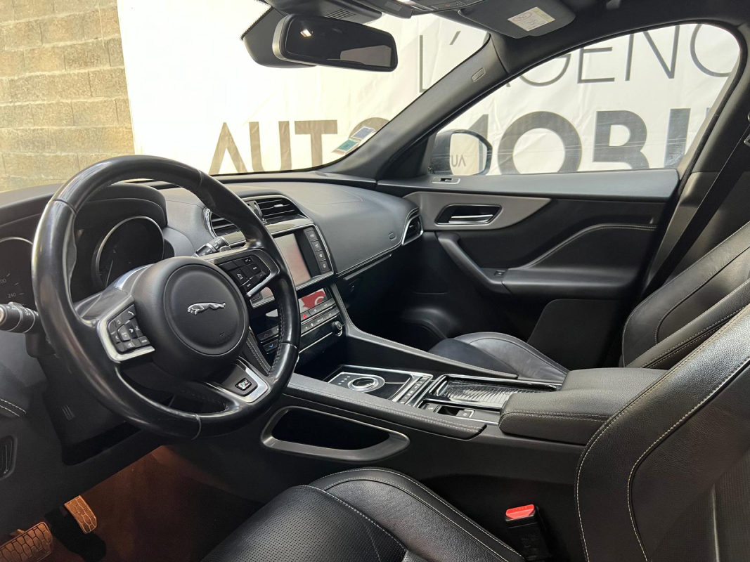 Jaguar F-Pace — 10