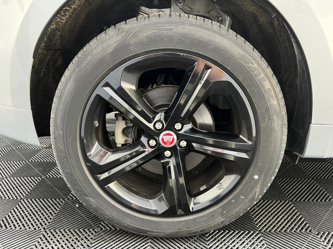Jaguar F-Pace — 24