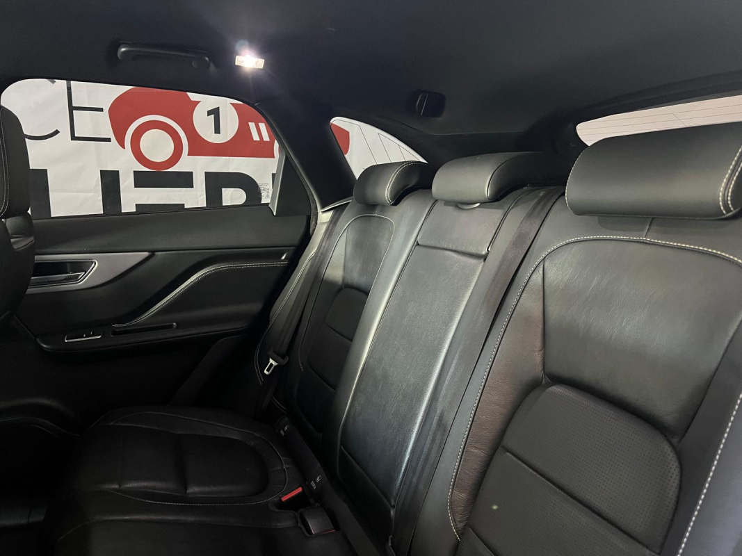 Jaguar F-Pace — 17