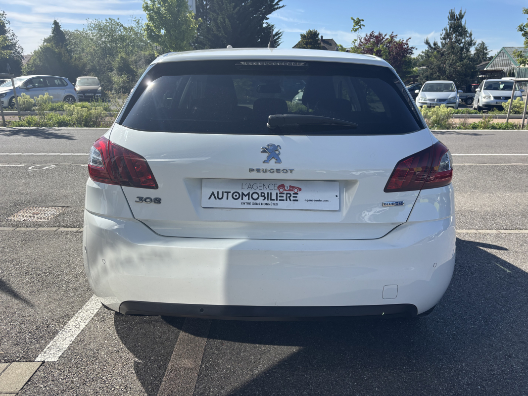 Peugeot 308 — 6