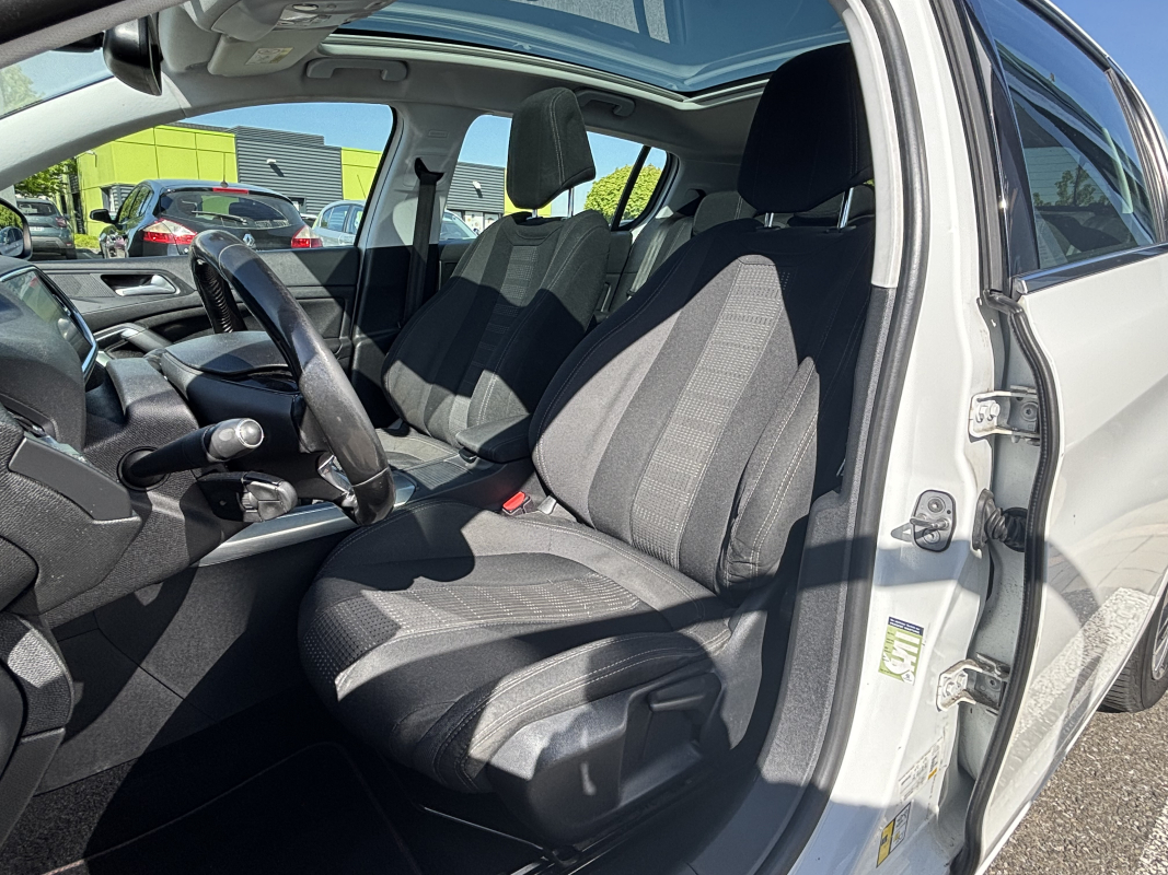 Peugeot 308 — 10