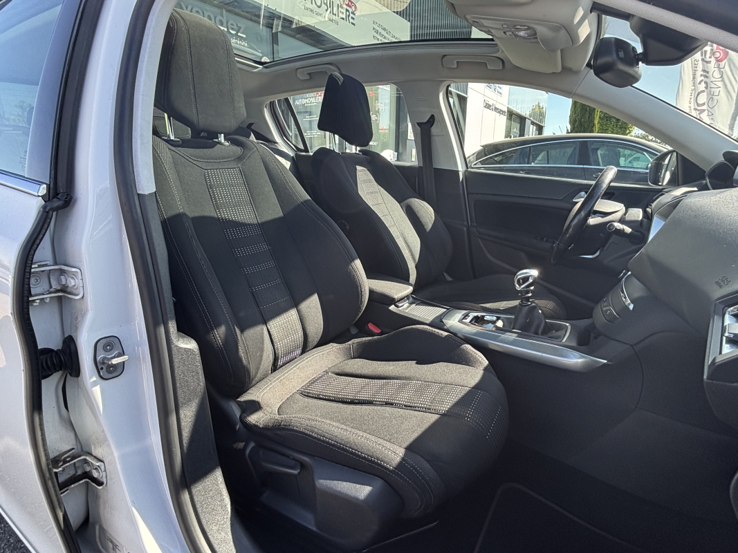 Peugeot 308 — 11