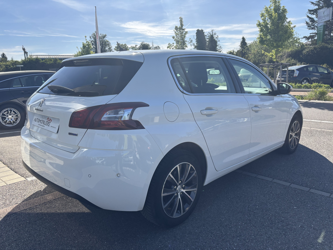 Peugeot 308 — 7