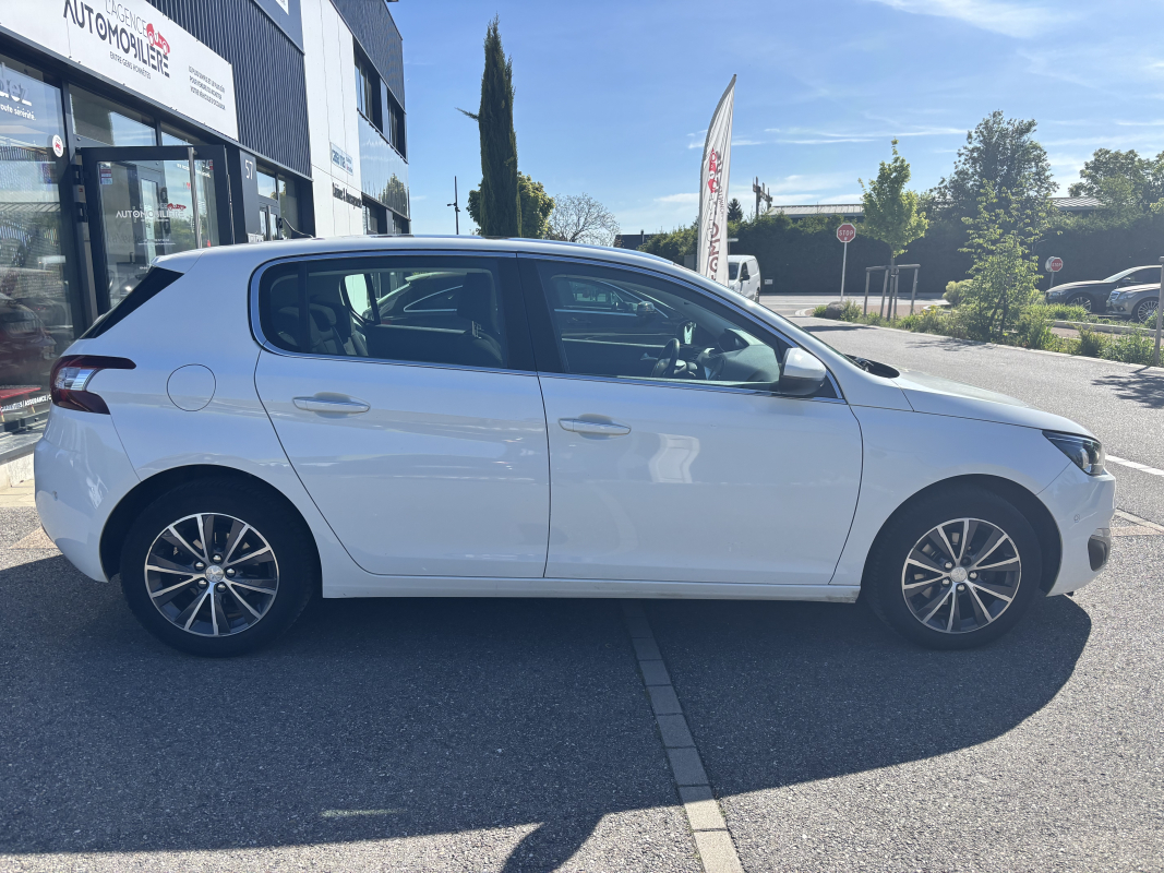 Peugeot 308 — 8