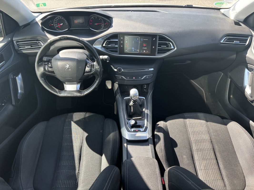 Peugeot 308 — 9