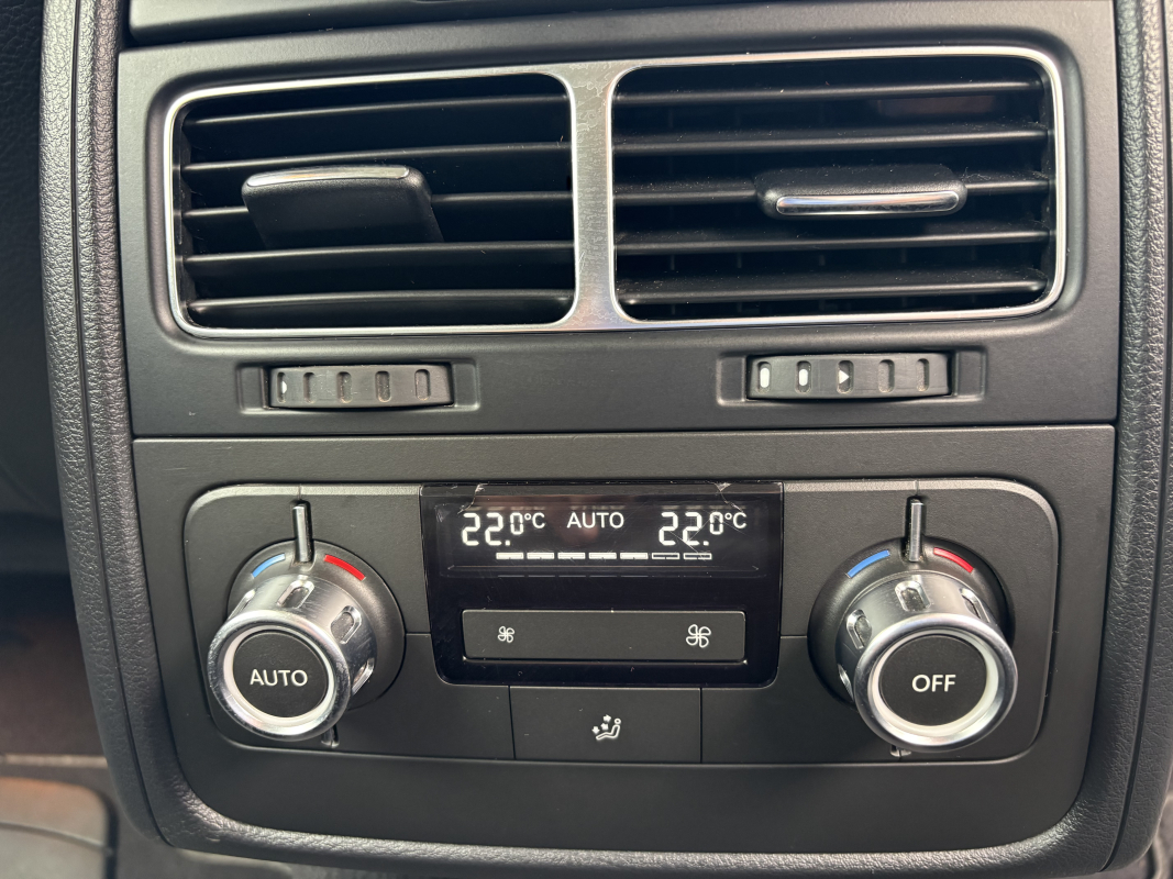 Volkswagen Touareg — 16