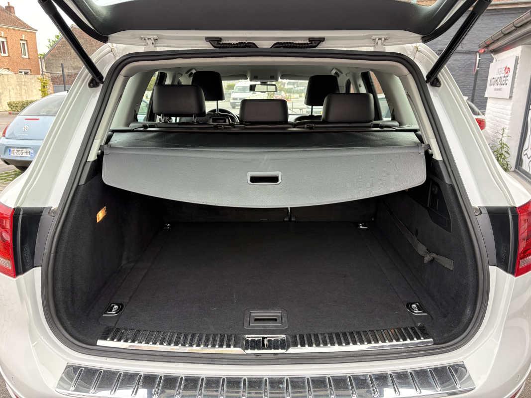 Volkswagen Touareg — 19