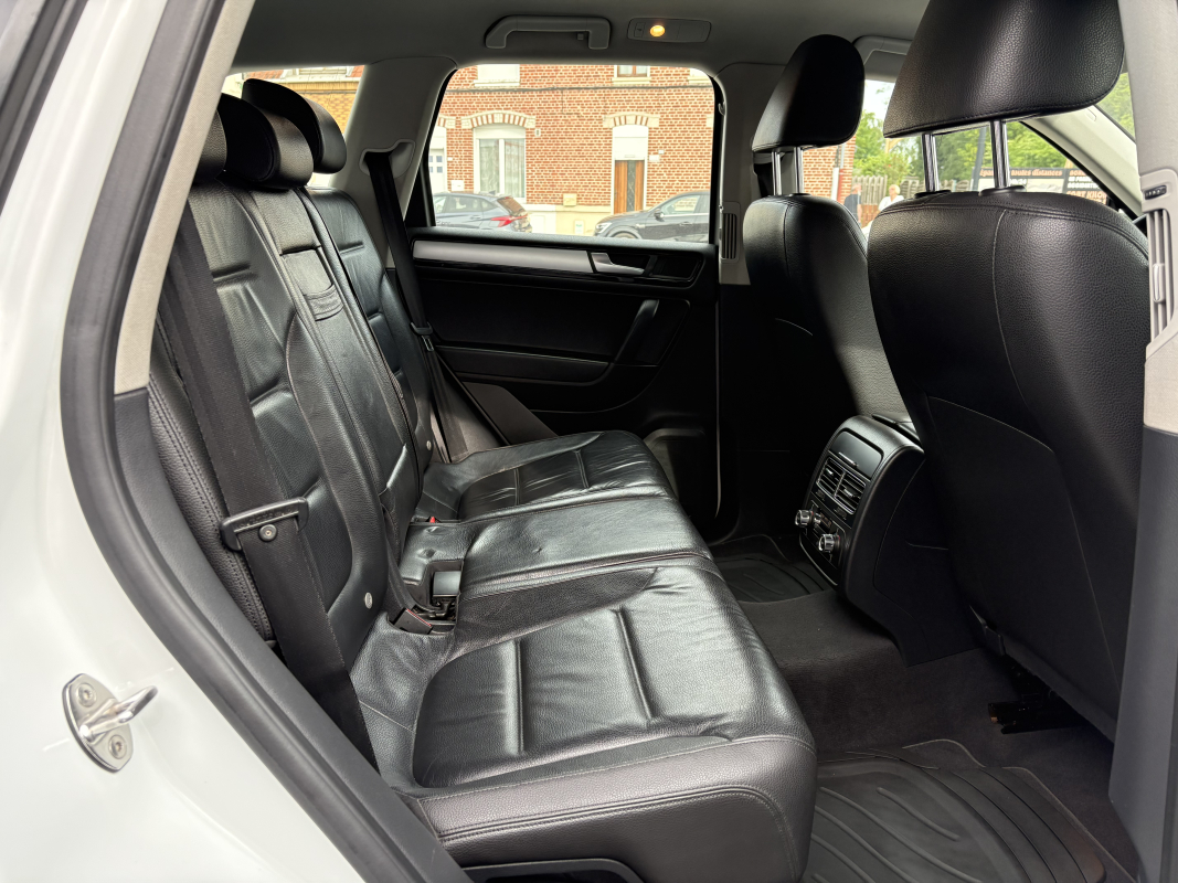 Volkswagen Touareg — 15