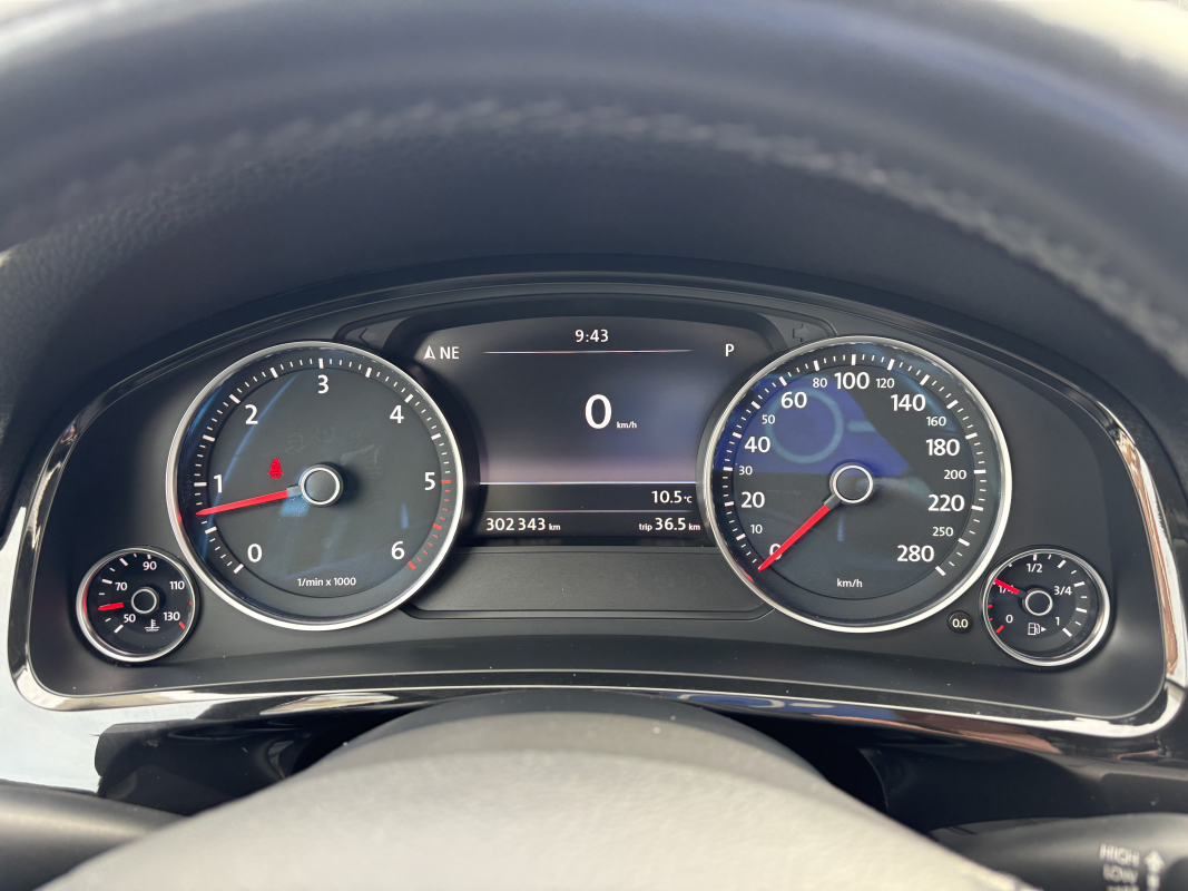 Volkswagen Touareg — 21