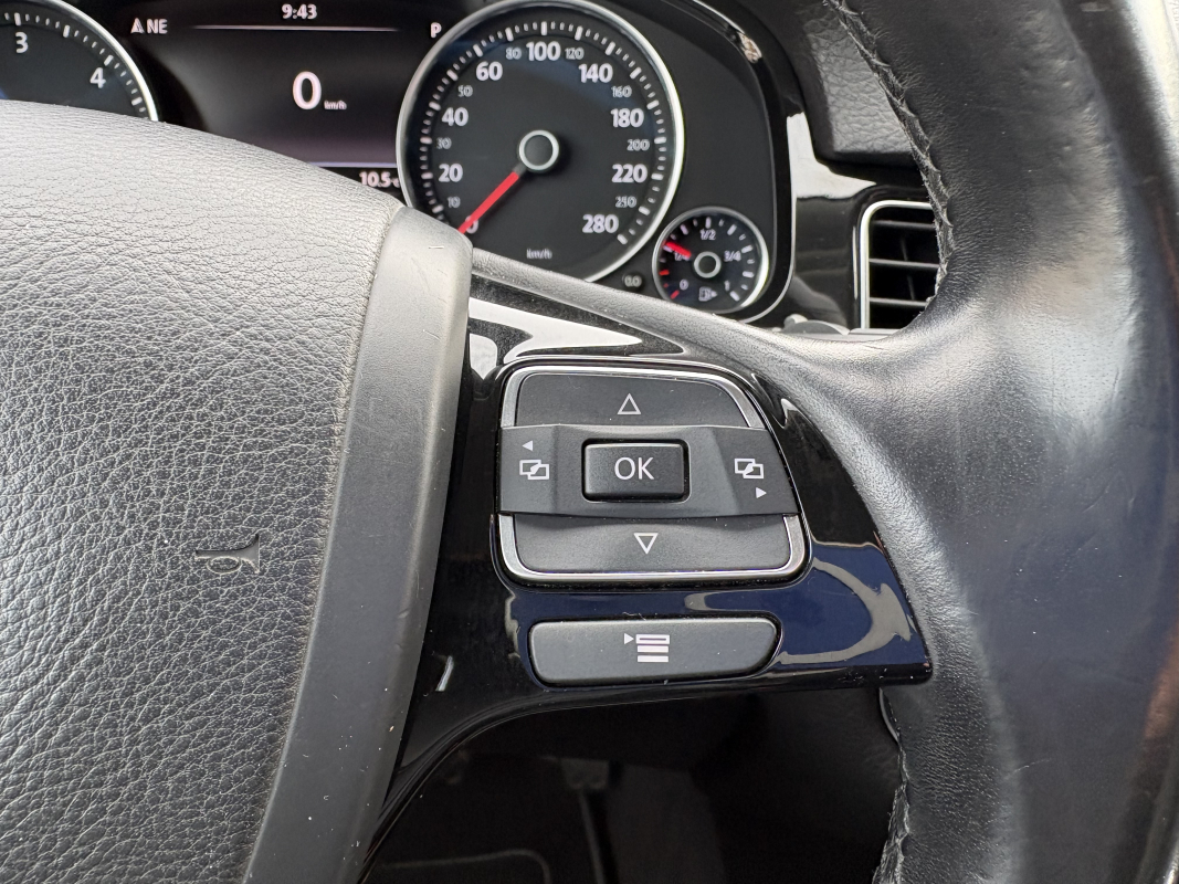 Volkswagen Touareg — 36