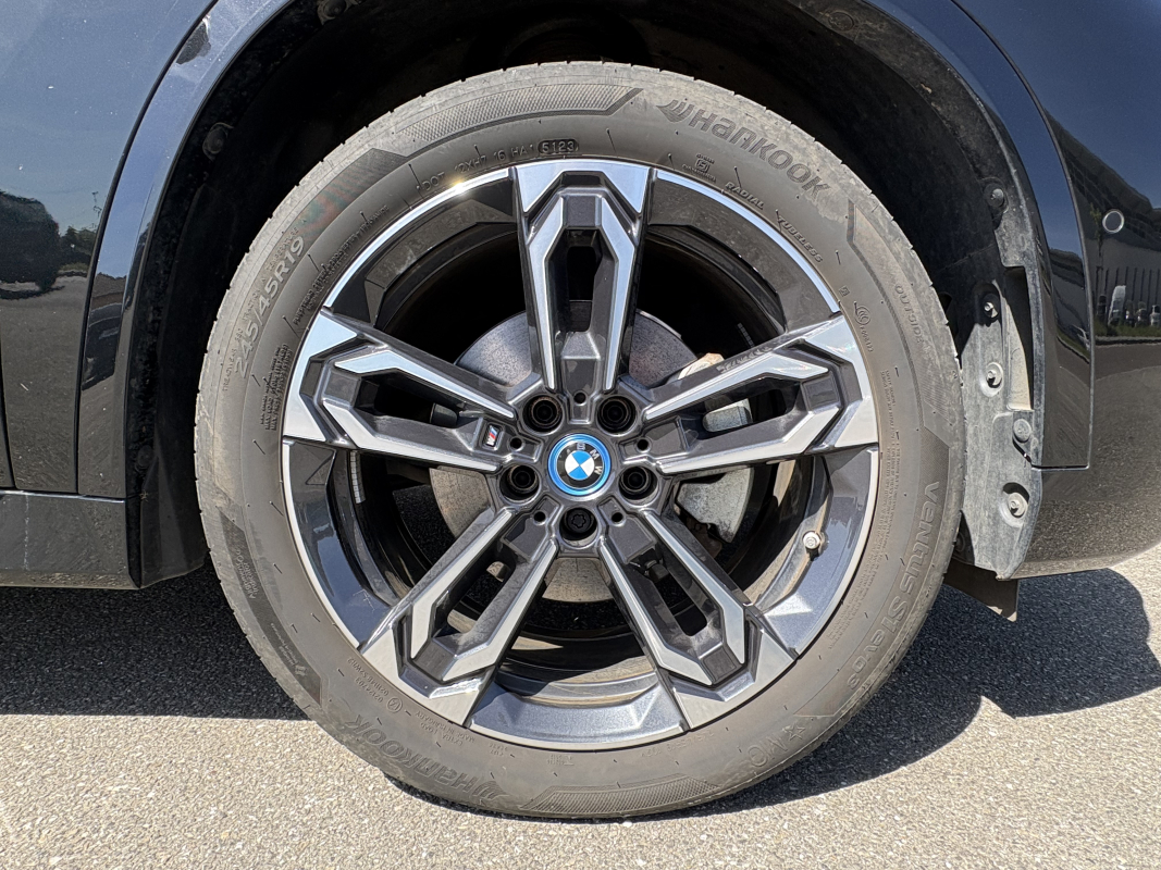 Bmw iX1 — 32