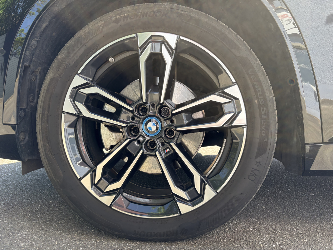 Bmw iX1 — 33
