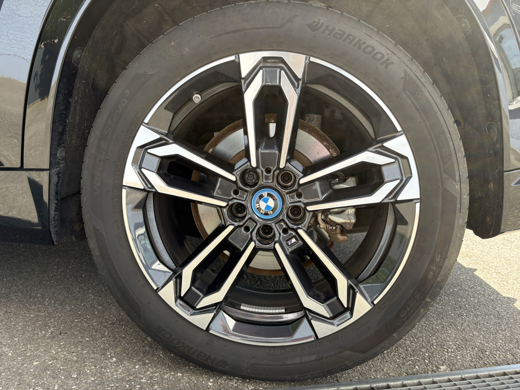 Bmw iX1 — 10