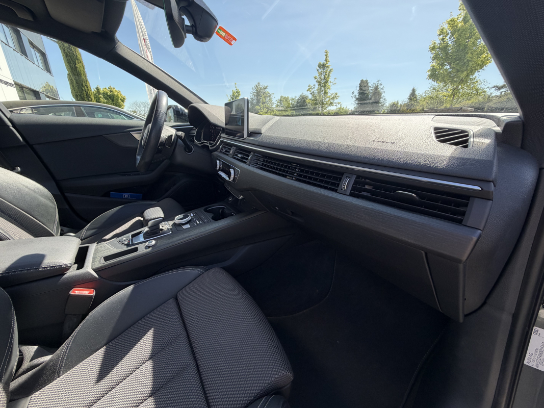 Audi A4 — 30