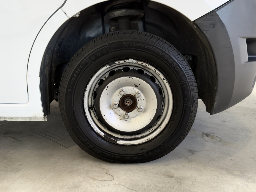 Renault Master — 24