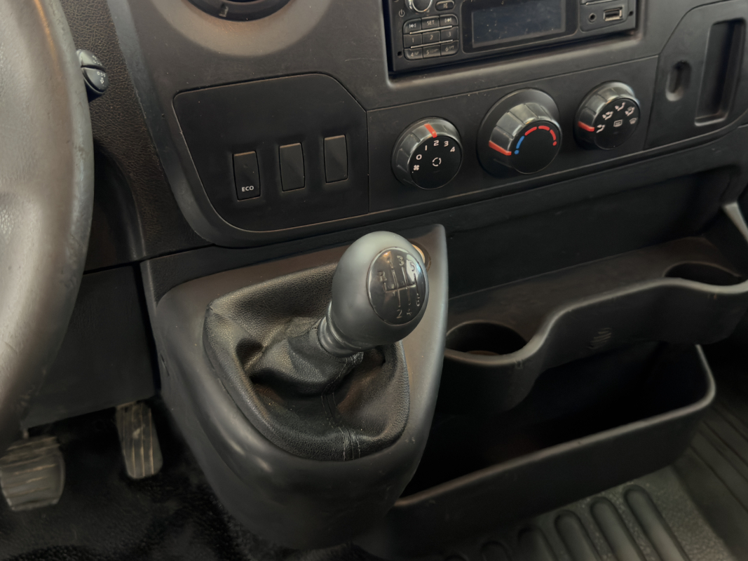 Renault Master — 19