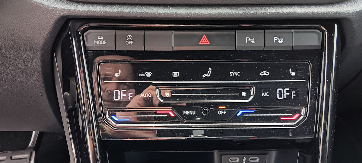 Volkswagen T-roc — 17