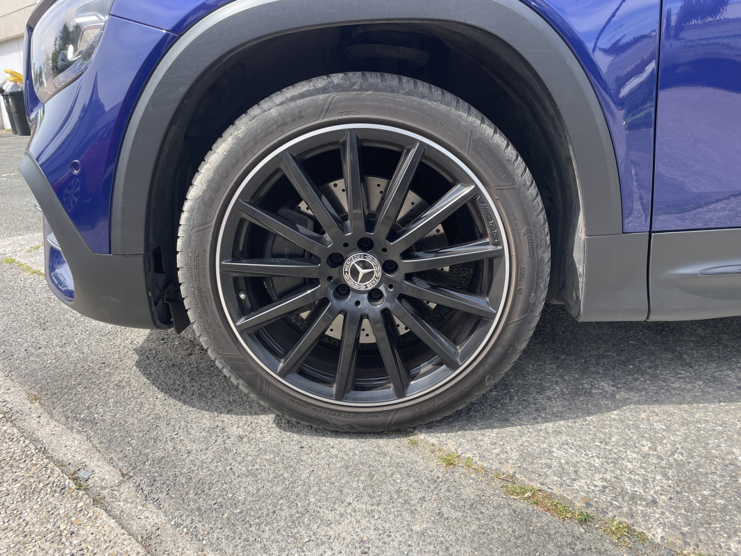Mercedes GLB — 19