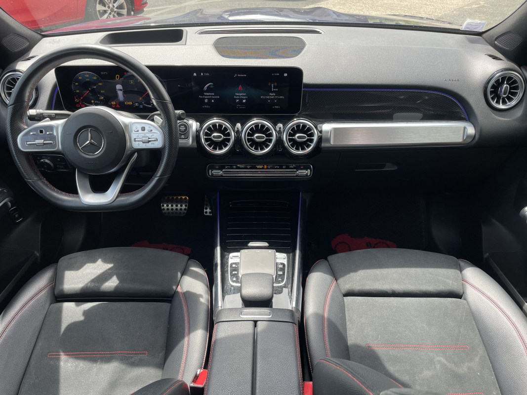 Mercedes GLB — 12