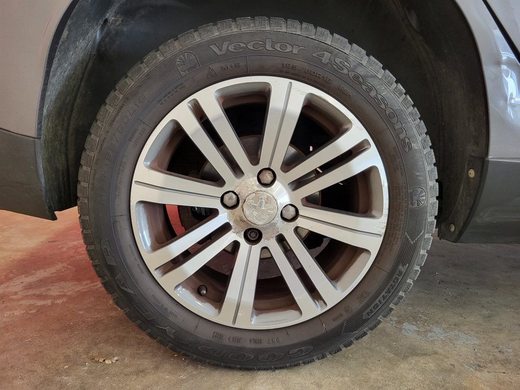 Peugeot 2008 — 32