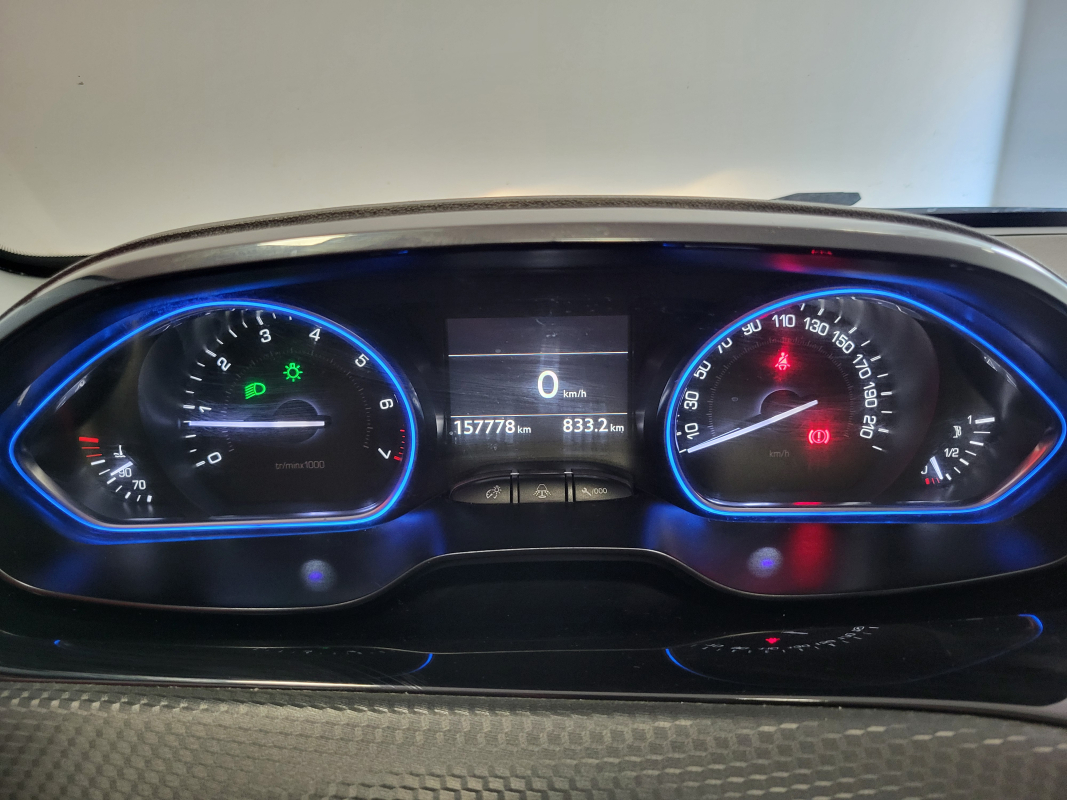 Peugeot 2008 — 23