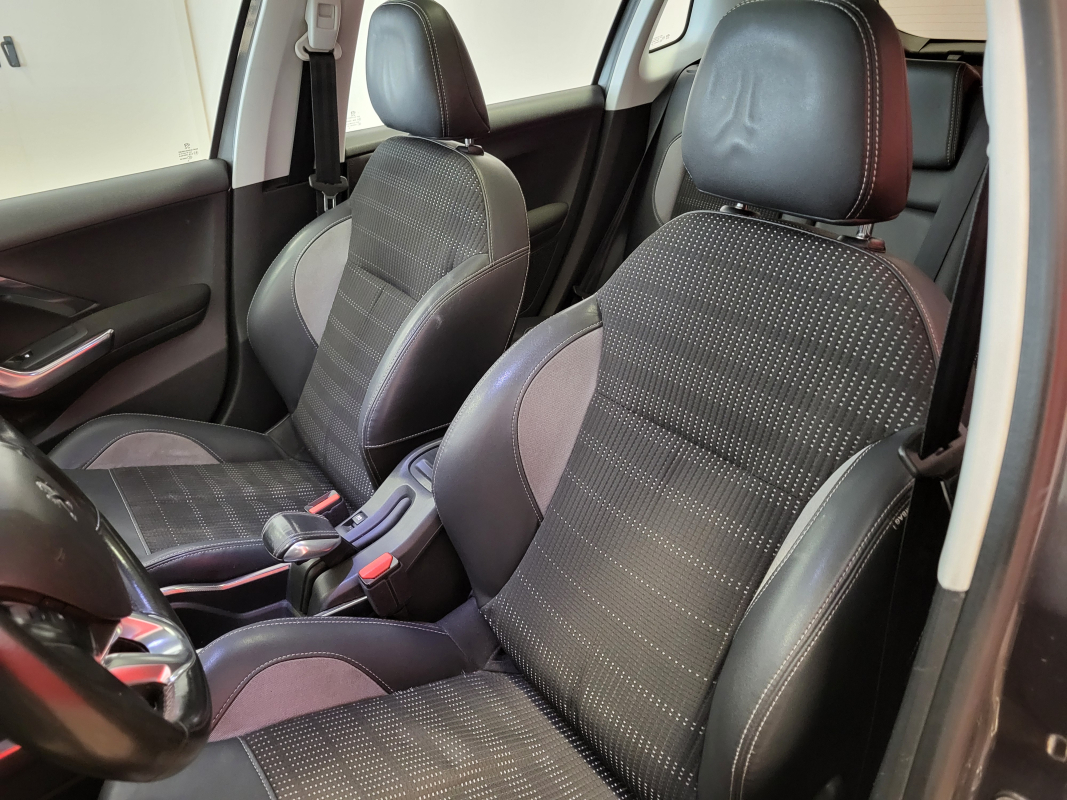 Peugeot 2008 — 14