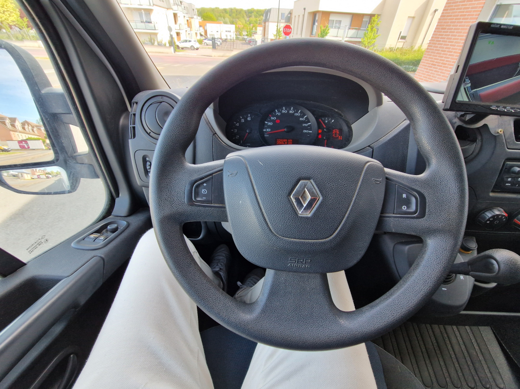 Renault Master — 12