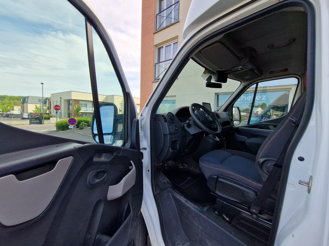 Renault Master — 10