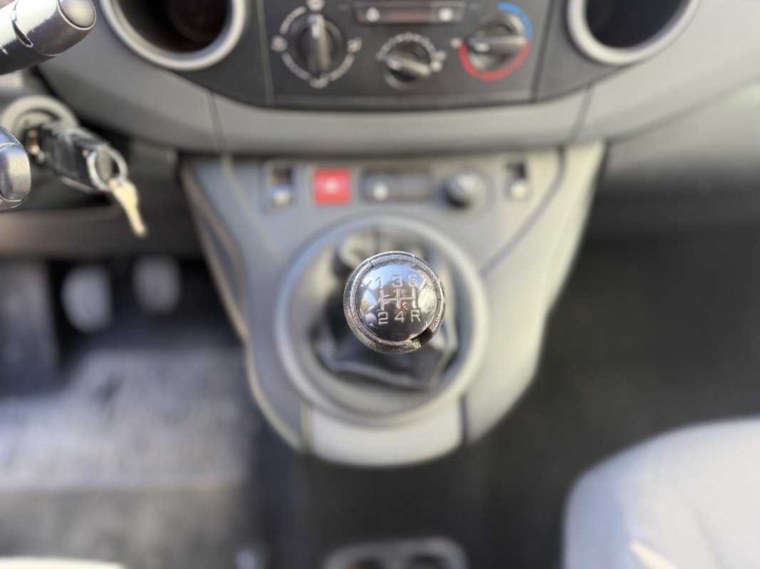 Peugeot Partner — 12