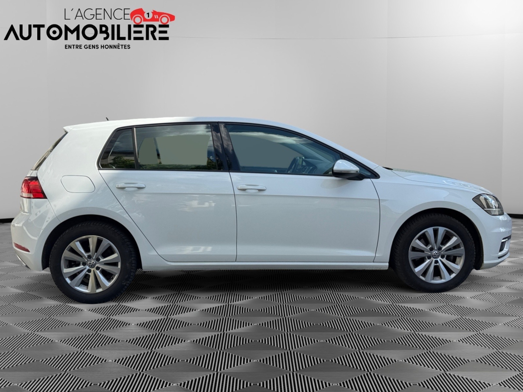 Volkswagen Golf — 3