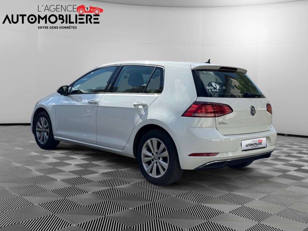 Volkswagen Golf — 4