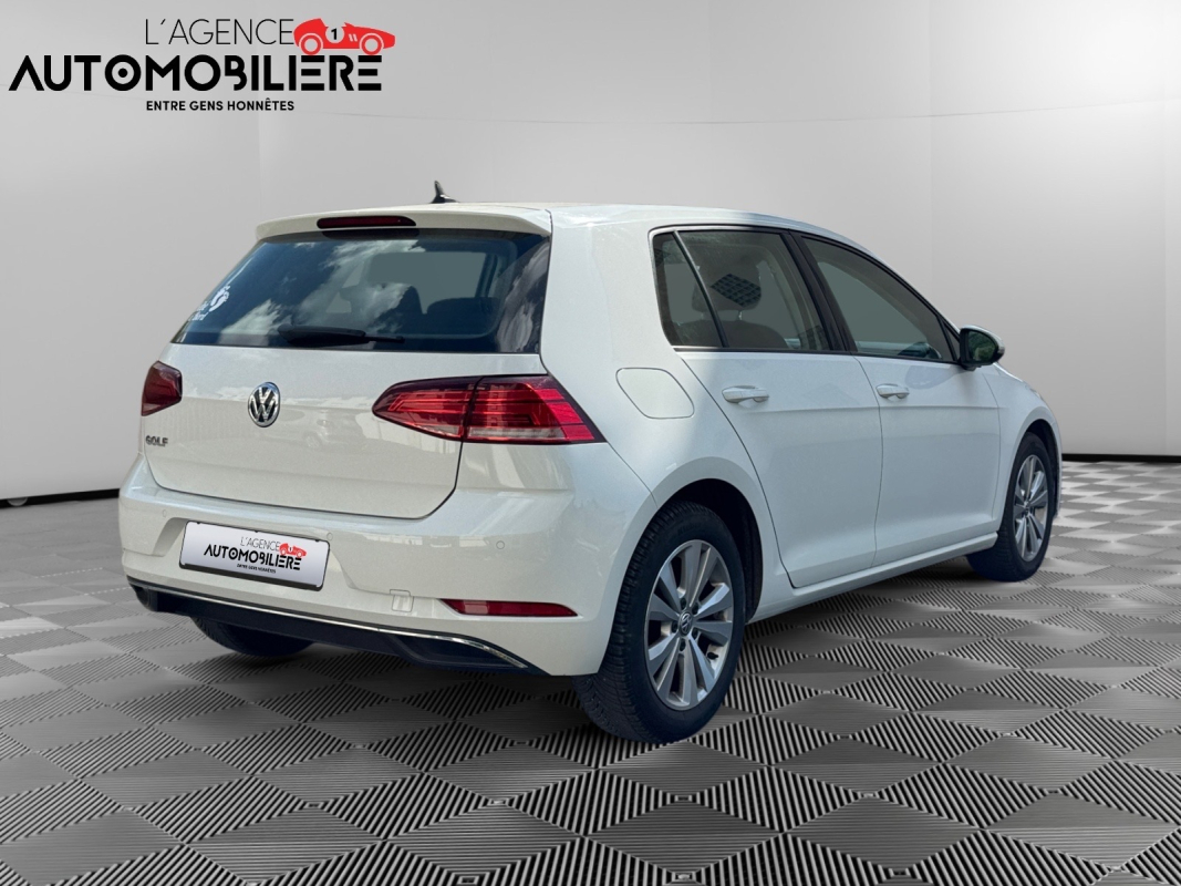 Volkswagen Golf — 5