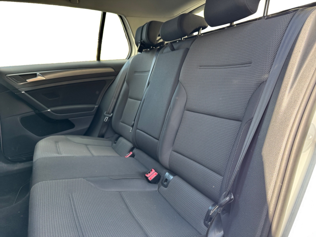 Volkswagen Golf — 15
