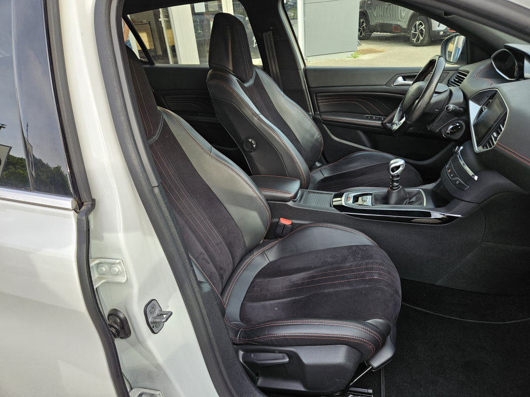 Peugeot 308 — 12