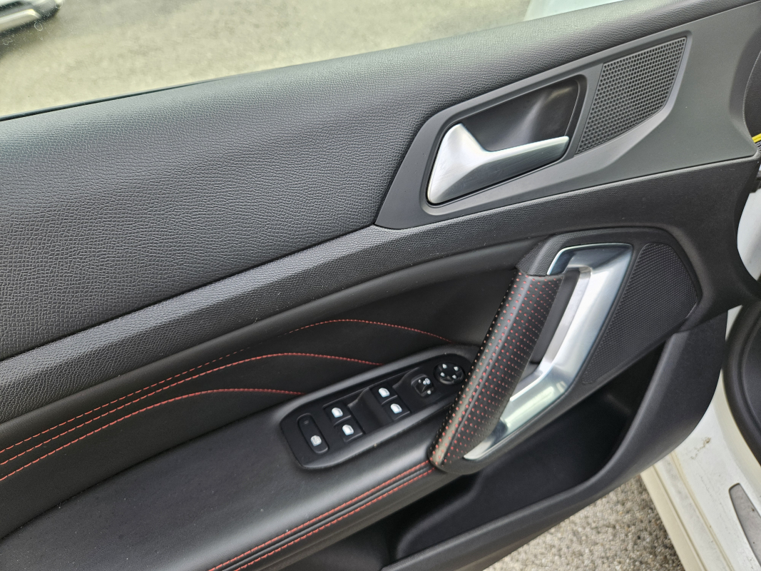 Peugeot 308 — 15