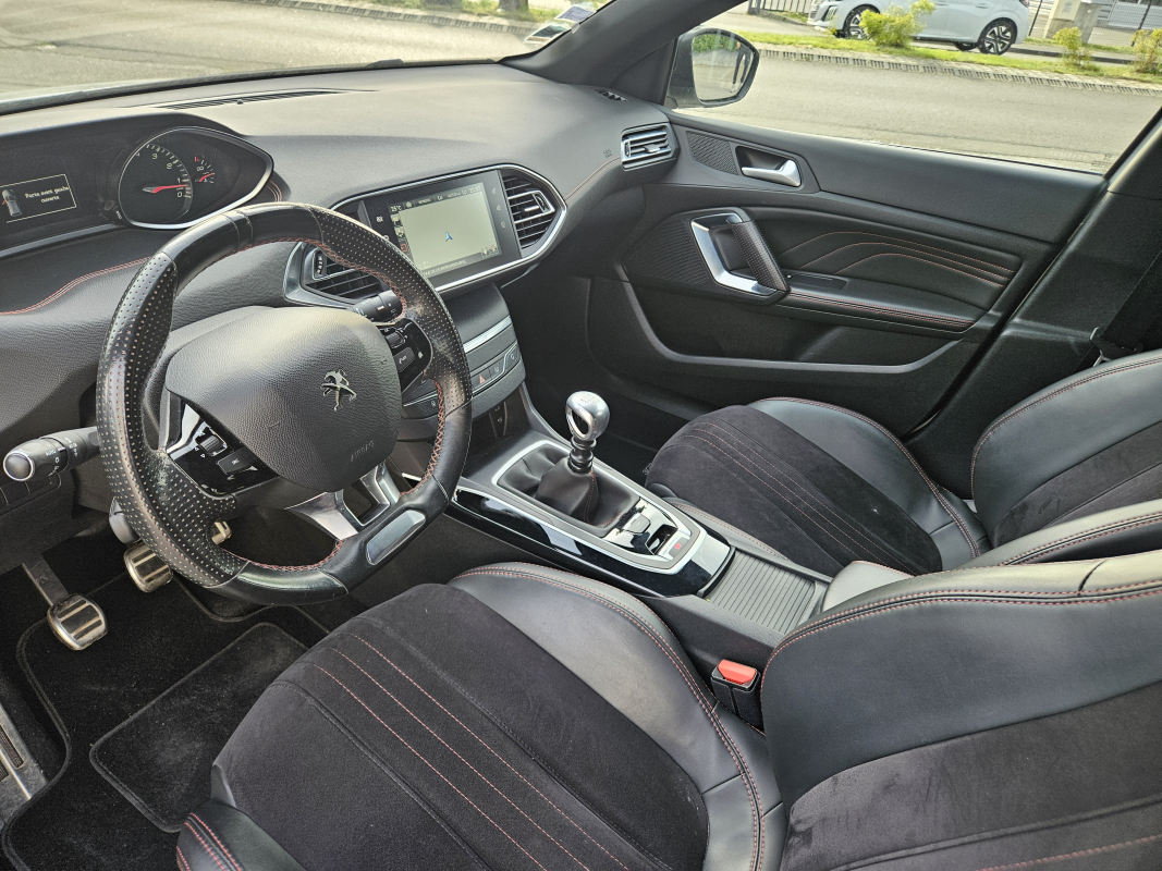 Peugeot 308 — 9