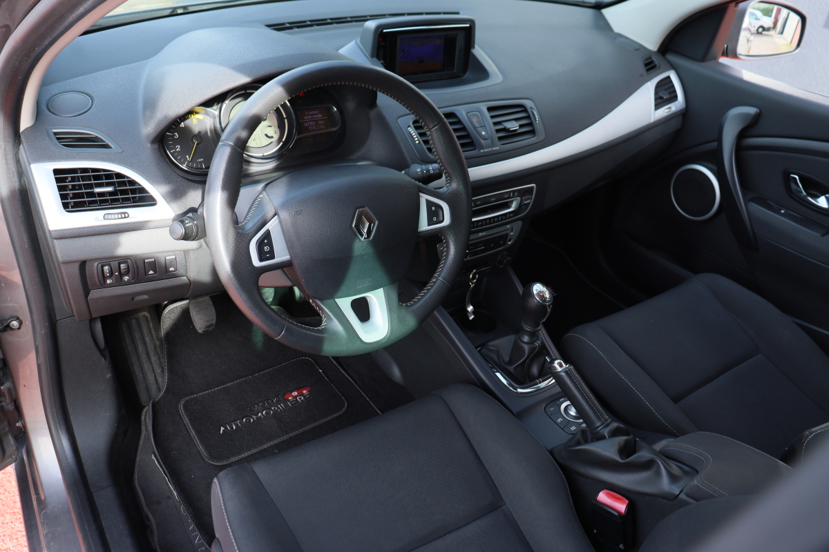Renault Megane Estate — 17