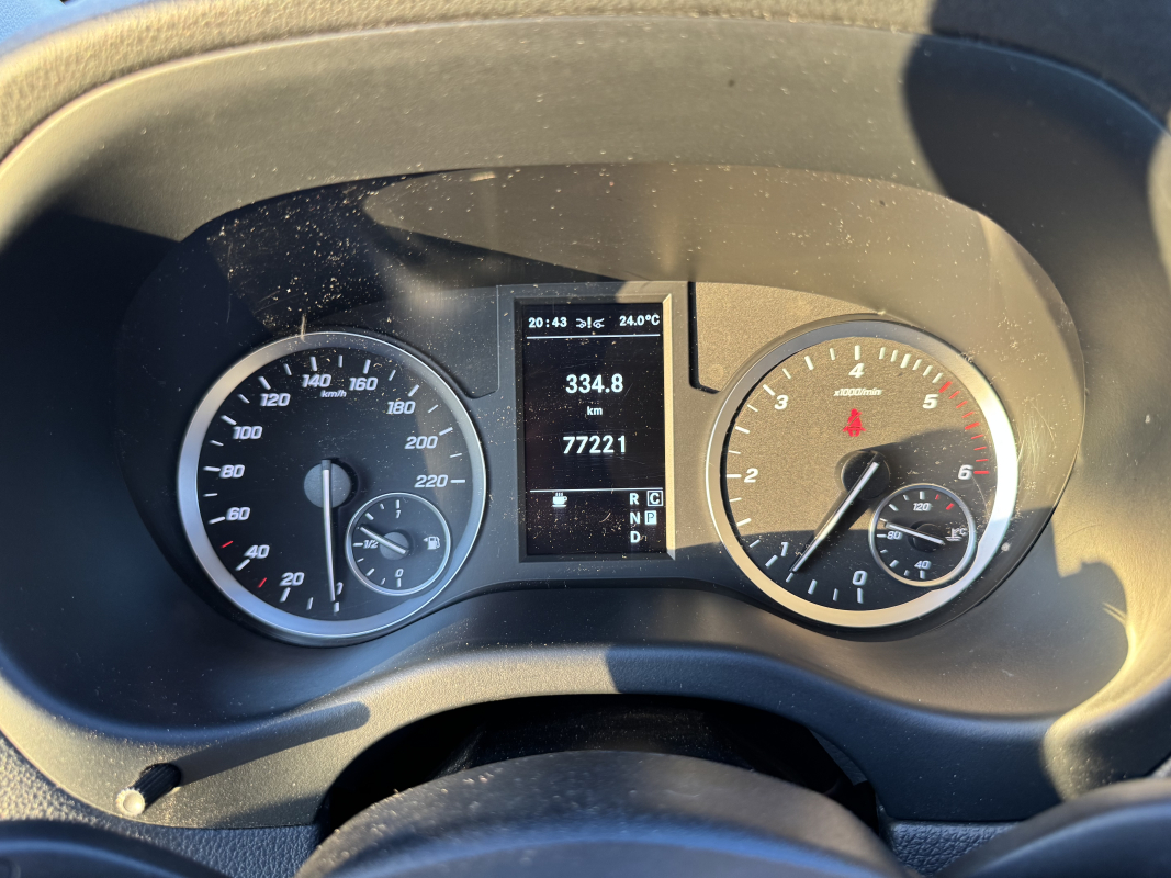 Mercedes Vito — 18