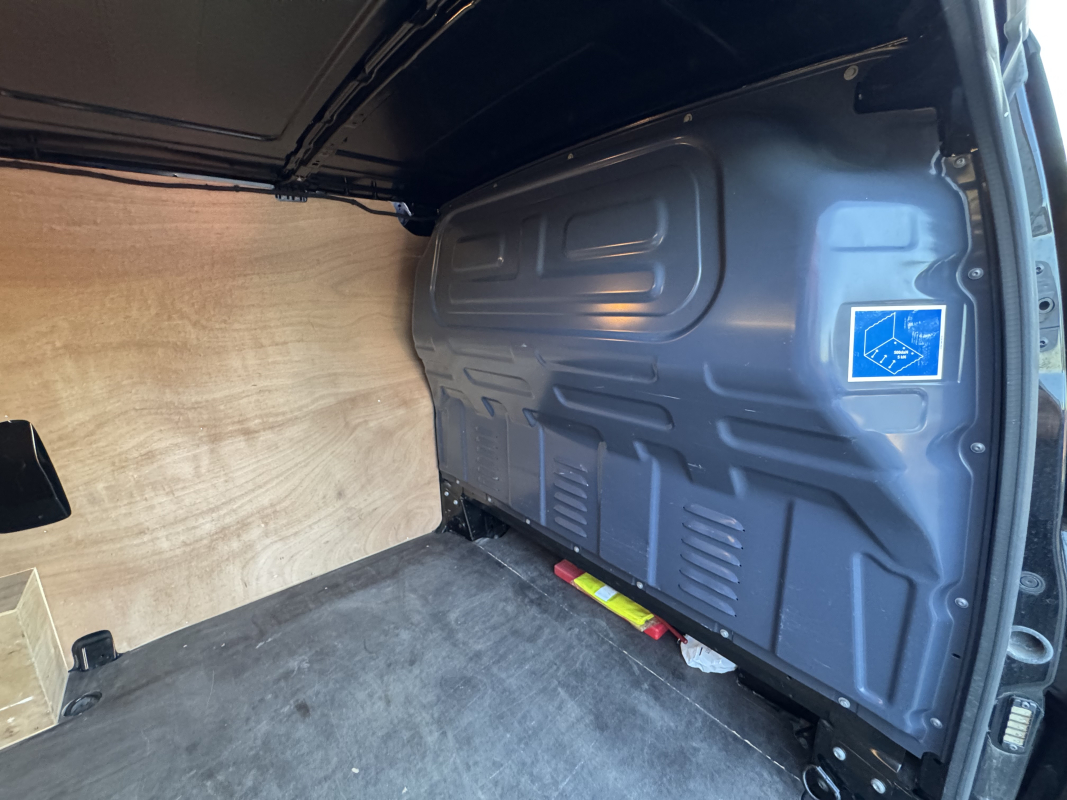 Mercedes Vito — 17