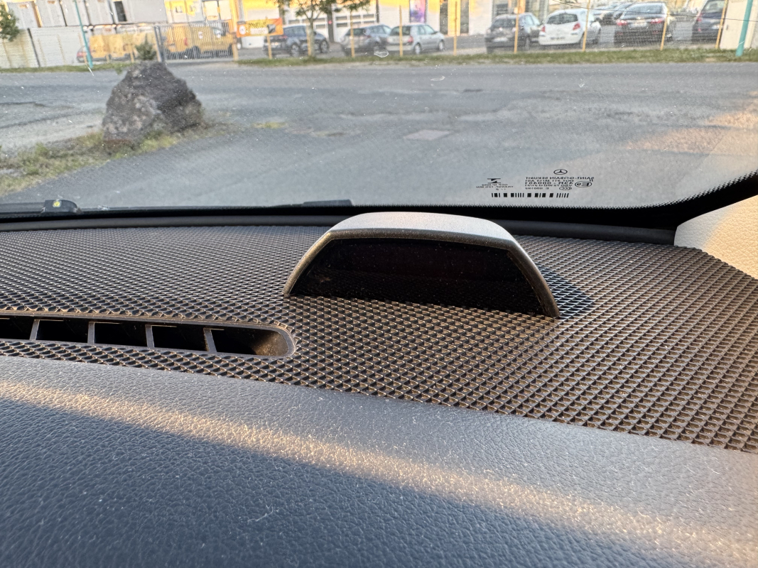 Mercedes Vito — 32