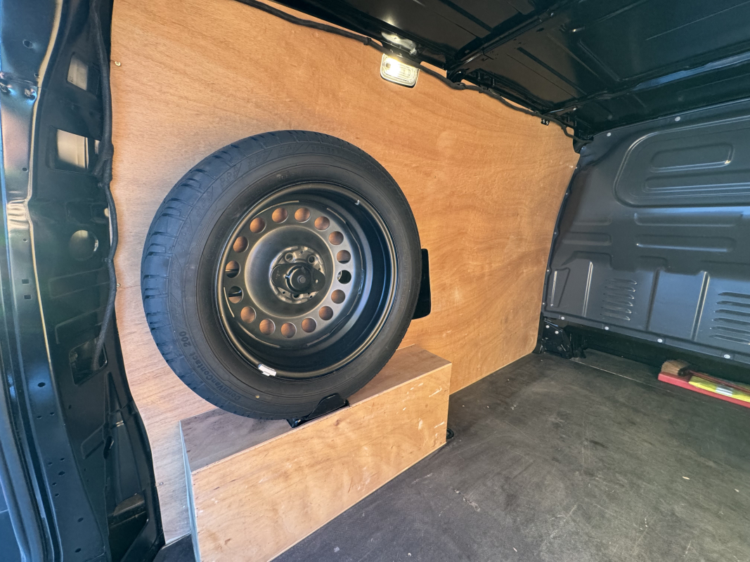 Mercedes Vito — 14