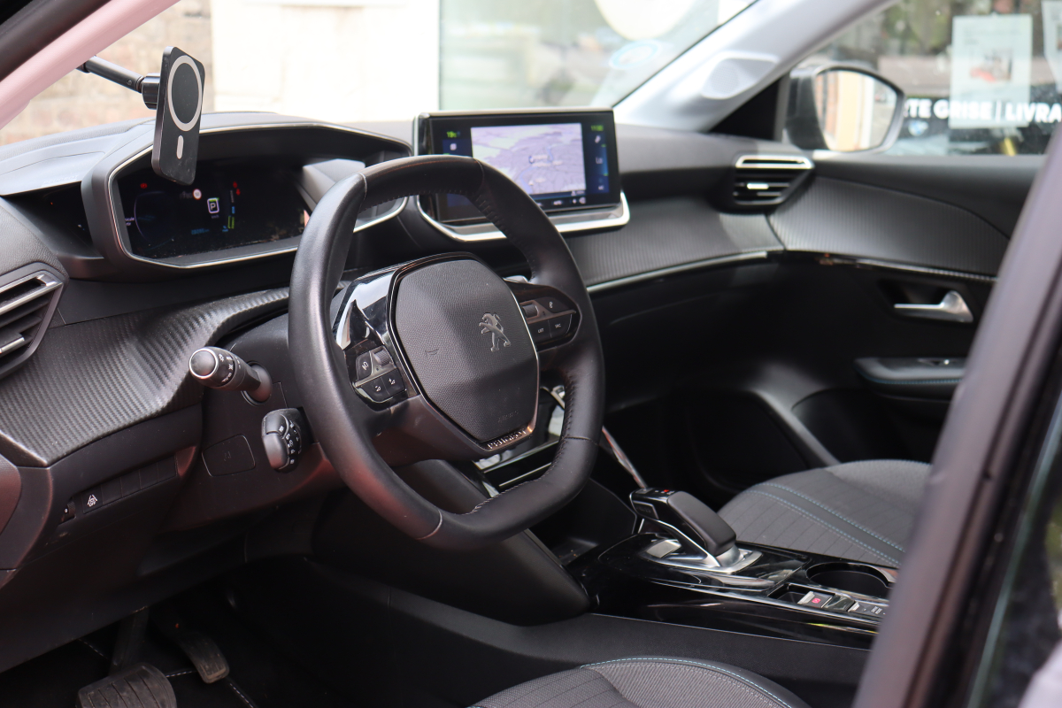 Peugeot 208 — 25