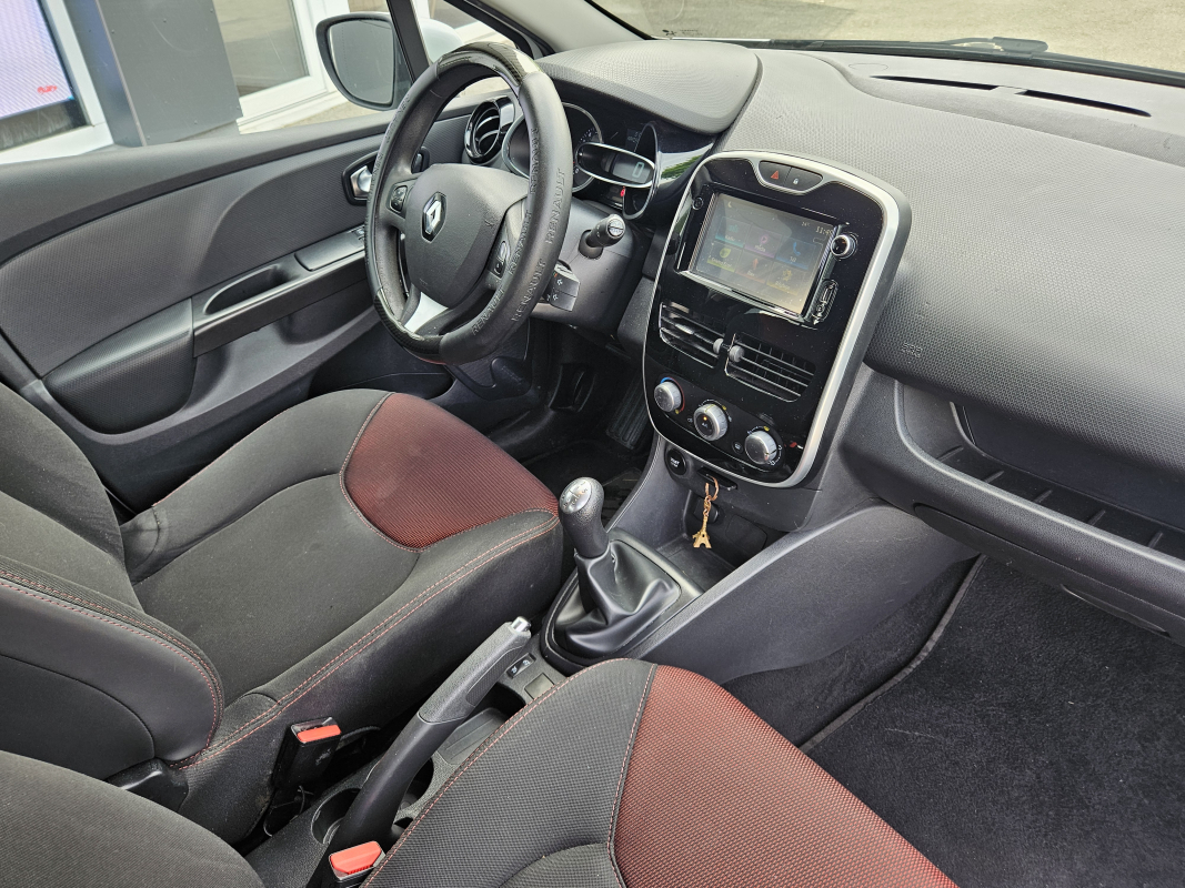 Renault Clio — 12